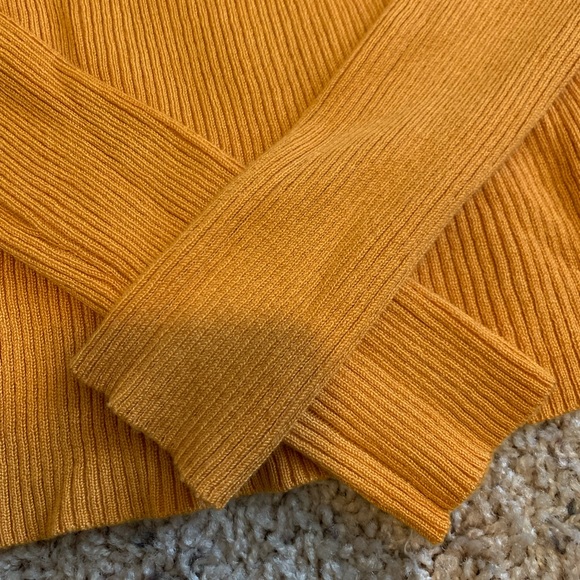 Yellow top - Picture 4 of 4